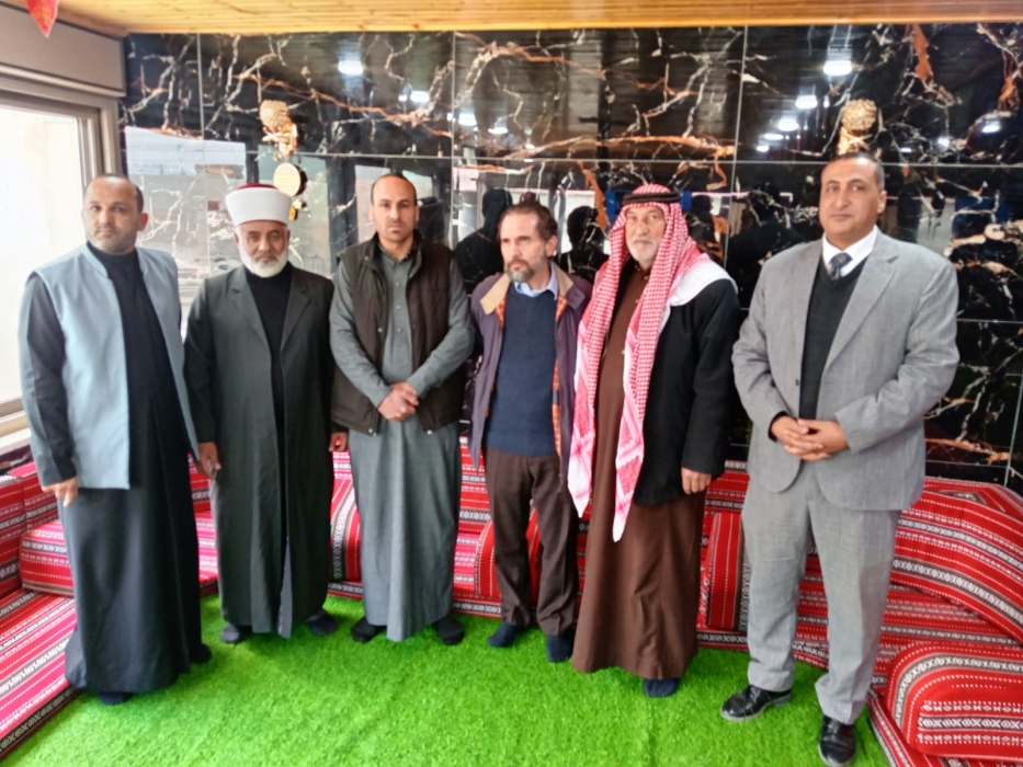 سمو الأمير مرعد بن رعد يزور المصاب العسكري أحمد حسن هواش بني خالد...صور