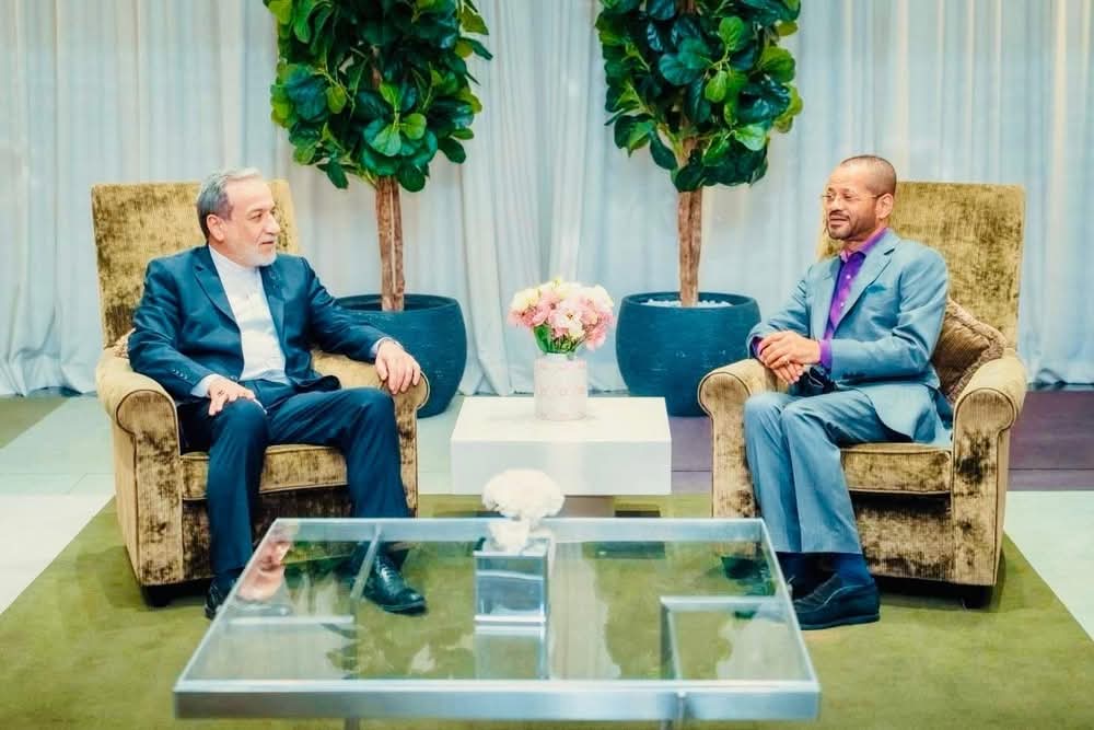 وزير الخارجية العماني يلتقي نظيره الإيراني في جنيف قبيل الجولة الجديدة من المفاوضات النووية