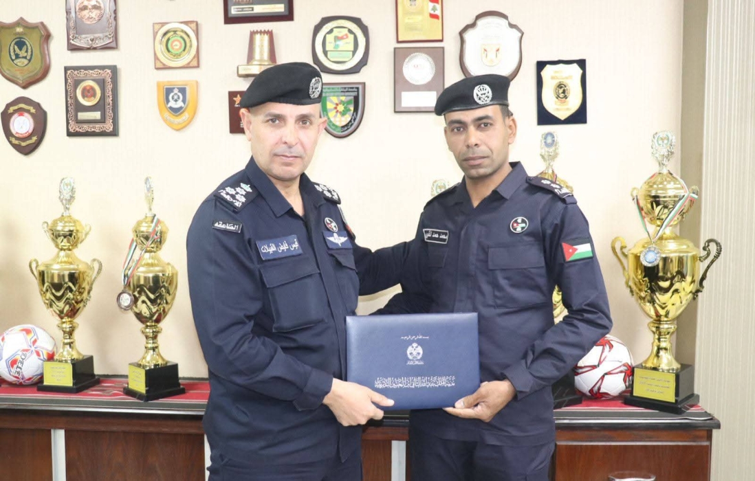 العميد قبيلات يكرم عدداً من مرتبات مدينة الملك عبدالله الثاني التدريبية