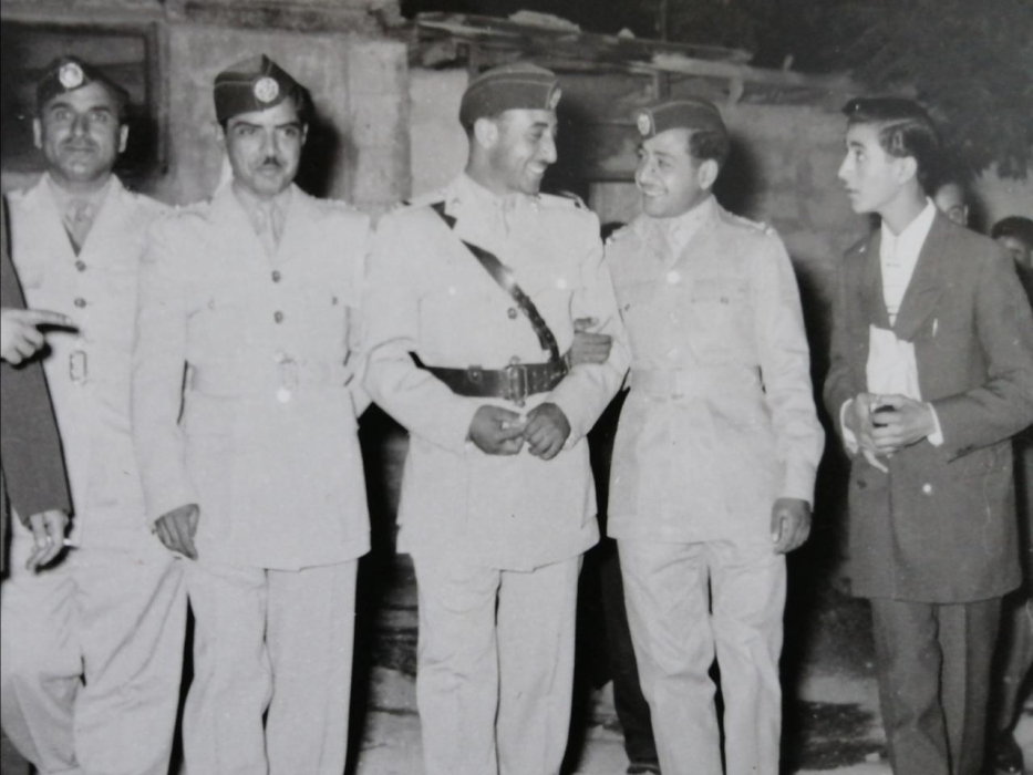 صورة نادرة من عام 1958 تجمع نخبة من ضباط الخرشان
