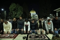عشرات الآلاف يؤدون صلاتي العشاء والتراويح في المسجد الأقصى المبارك