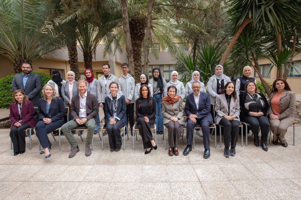 الأميرة بسمة بنت طلال تستقبل وفد منظمة الصحة العالمية برفقة الأميرين هاري وميغان