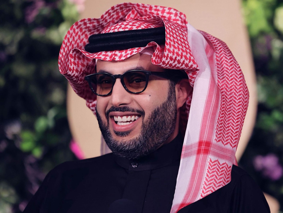 المستشار تركي آل الشيخ يعلن عن نزالًا عالميًا تاريخيًا على سفح الأهرامات