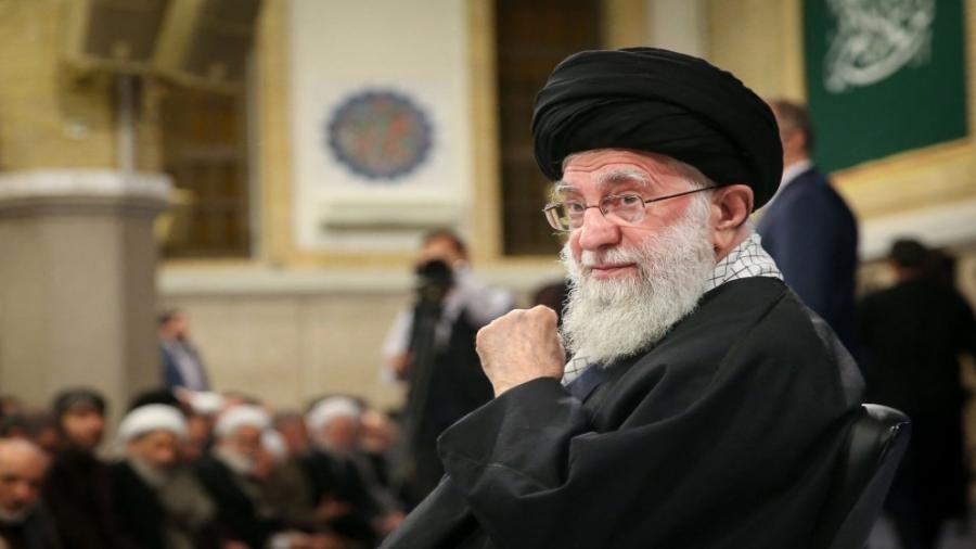 مسؤول: خامنئي ليس في طهران ونُقل إلى مكان آمن