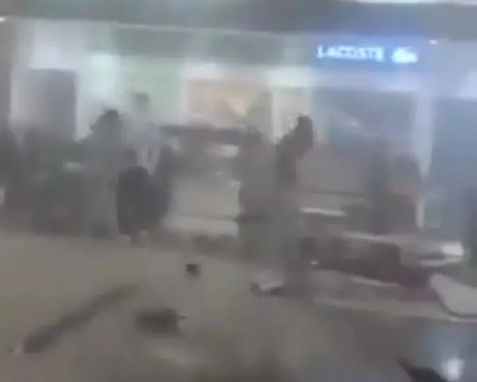 هجوم صاروخي يستهدف مطار دبي الدولي وإصابة 4 أشخاص