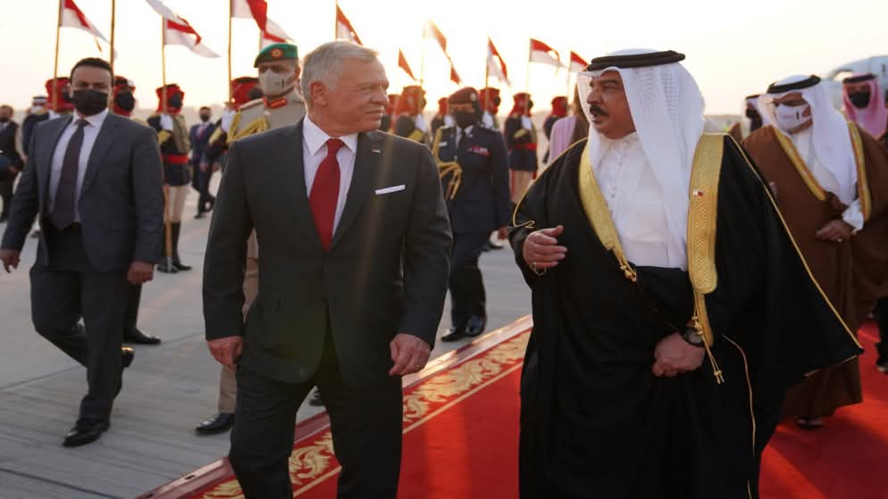 الملك والعاهل البحريني يبحثان هاتفيا التصعيد الإقليمي الخطير