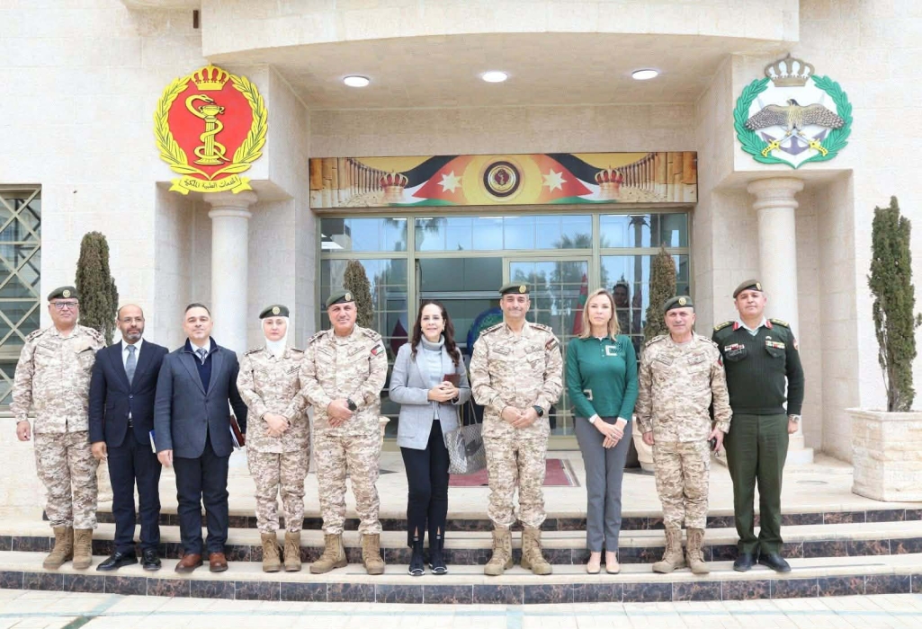 وفد من منظمة الصحة العالمية يزور مديرية الخدمات الطبية الملكية...صور