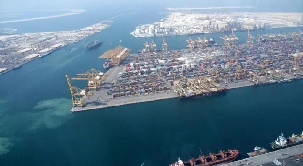 تعليق عمليات ميناء جبل علي.. وموانئ دبي العالمية وMSC تتخذان إجراءات احترازية