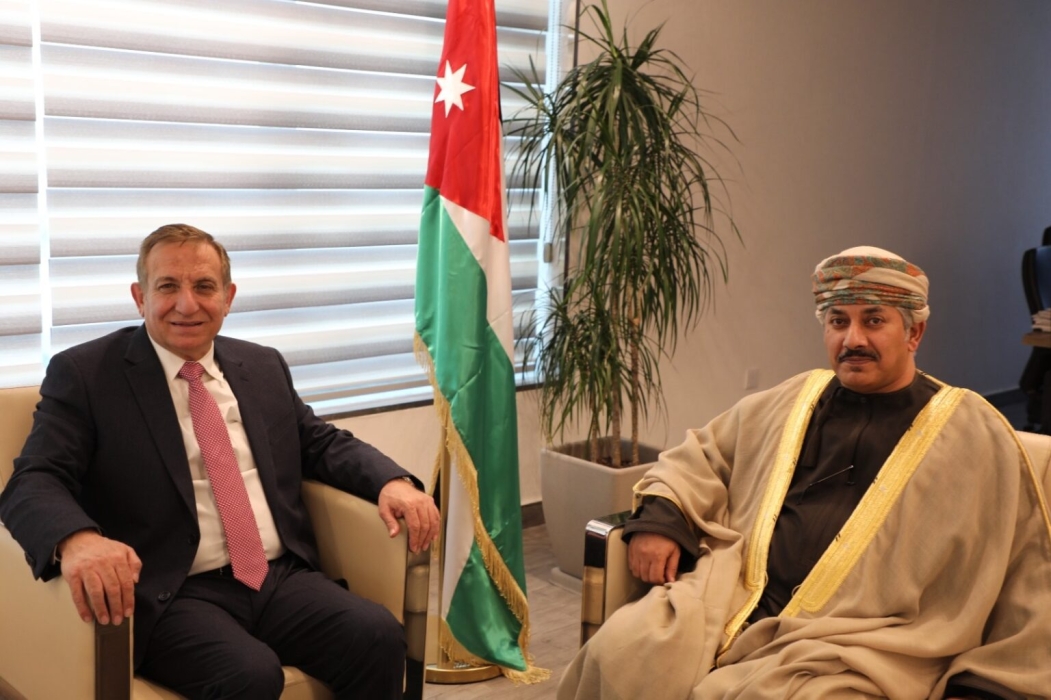 وزير الزراعة يستقبل السفير العُماني لدى المملكة