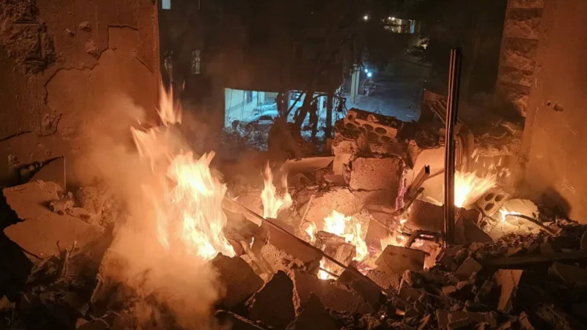 الاحتلال يستدعي 100 ألف جندي ويلمح باجتياح بري لـ لبنان