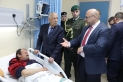 بتوجيهات ملكية.. العيسوي يطمئن على مواطن إثر إصابته بشظايا صاروخ...صور