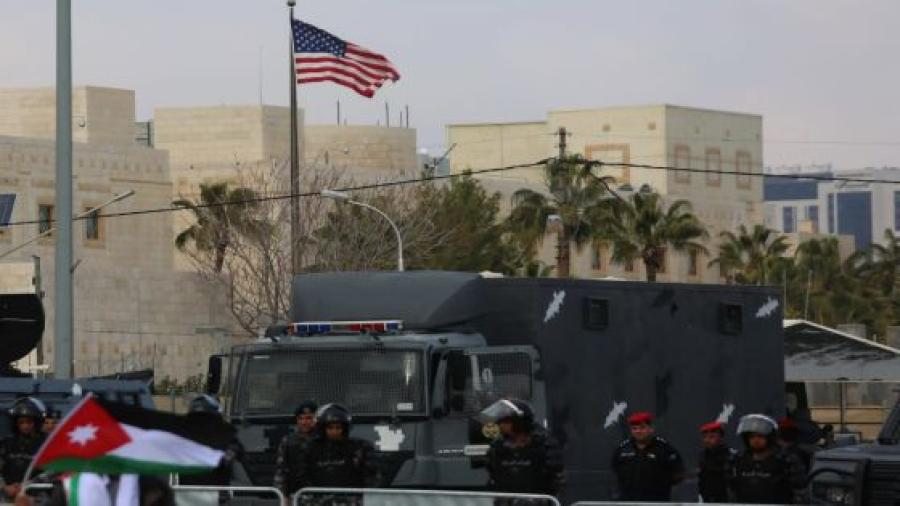 الخارجية الأمريكية تدعو موظفيها غير الأساسيين لمغادرة الأردن