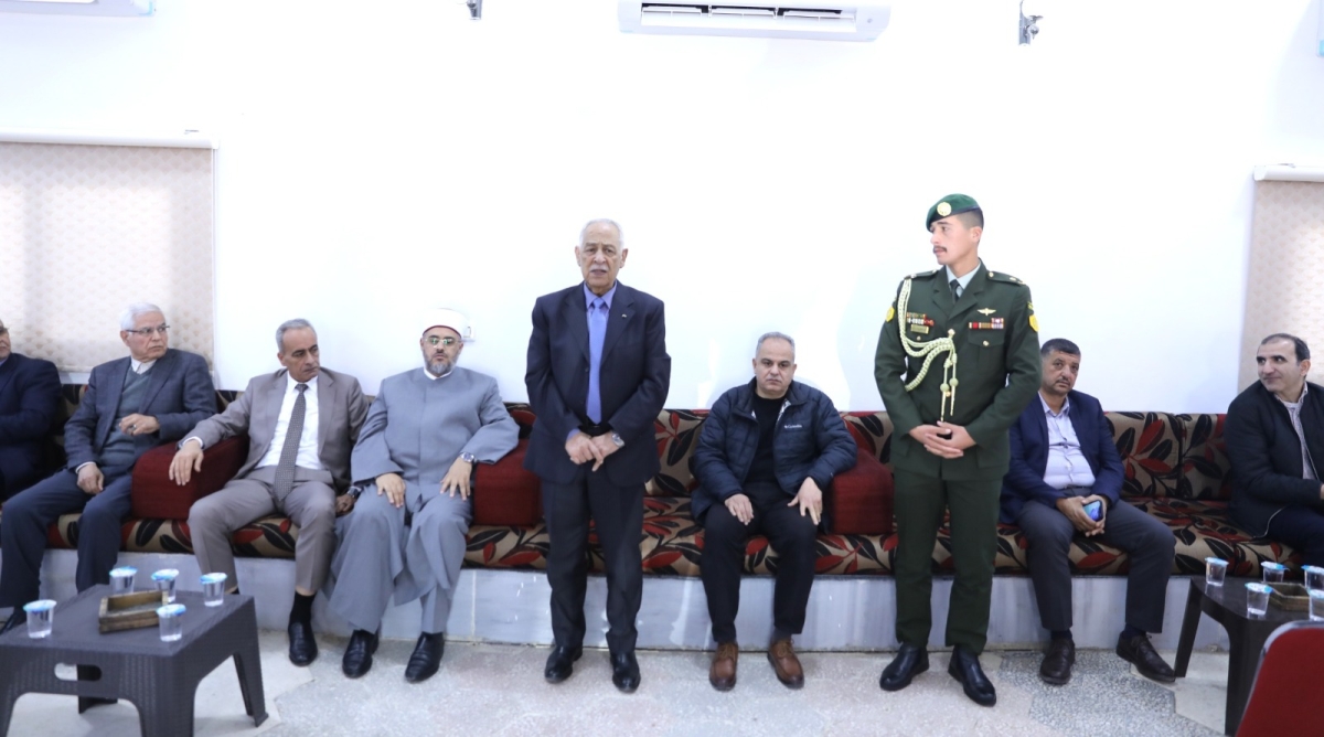 العيسوي ينقل تعازي الملك وولي العهد إلى عشيرة العبيدات...صور