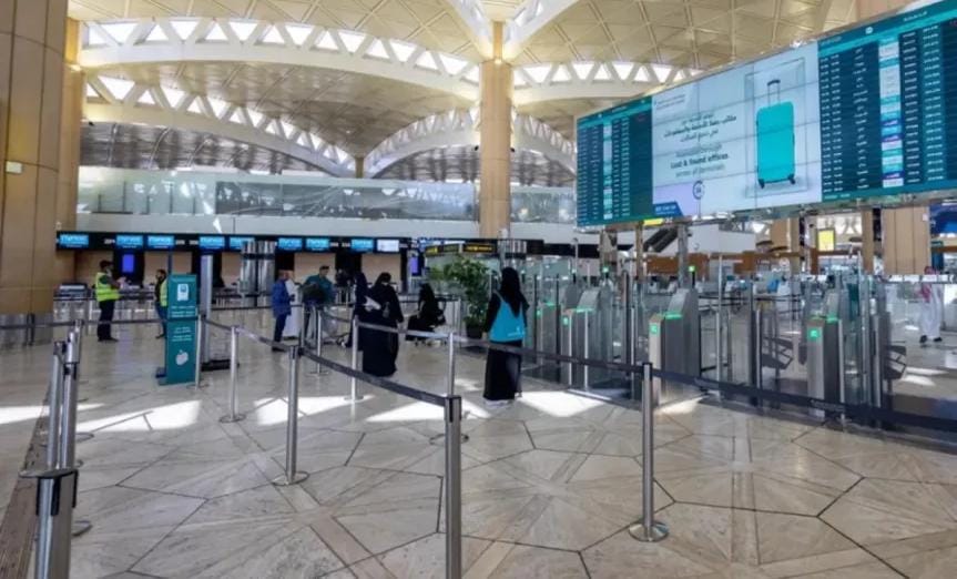استنفار في المطارات السعودية ودعوات عاجلة للمسافرين