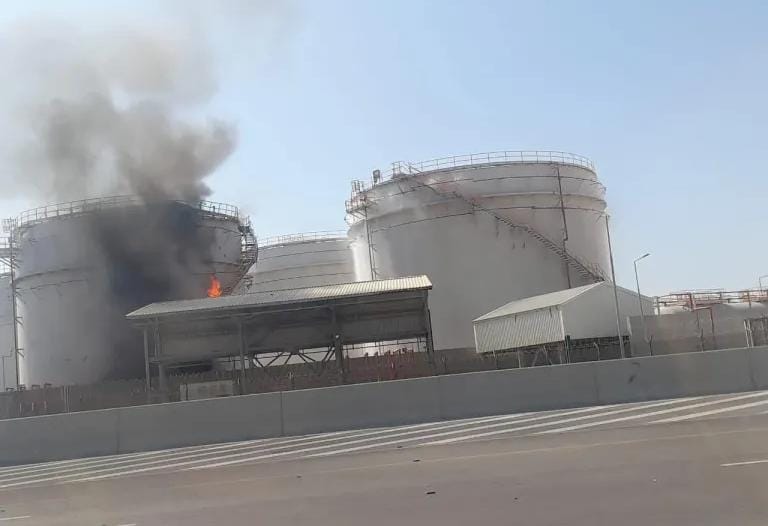 هجوم بثلاث طائرات يستهدف ميناء صلالة بسلطنة عمان