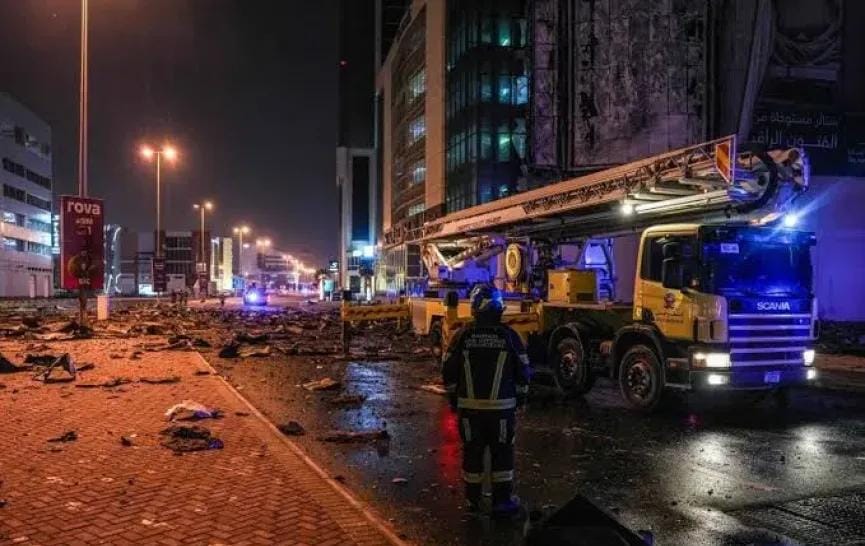 سماع دوي انفجارات قوية في دبي وأبوظبي والدوحة