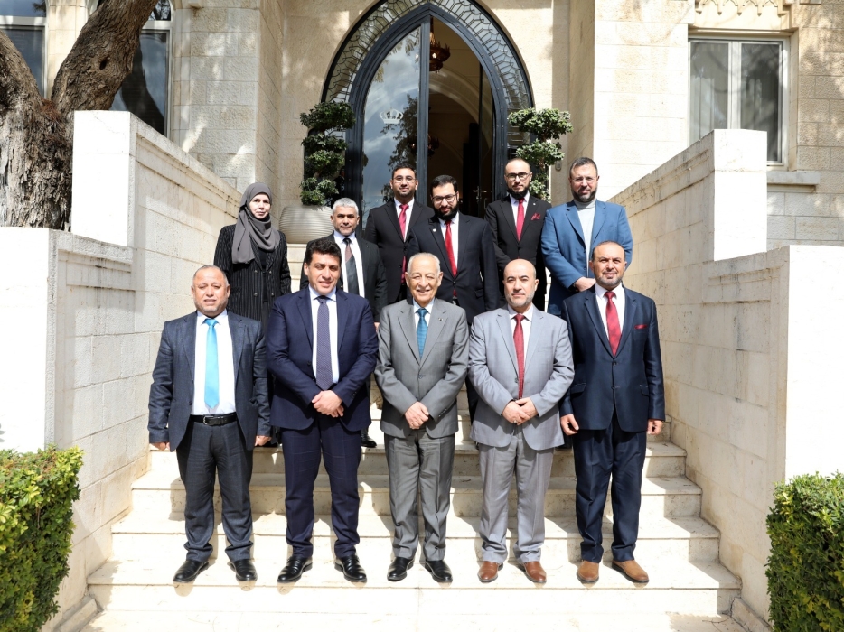 العيسوي خلال لقائه وفدا أكاديميا من كلية الشريعة بجامعة جرش...صور