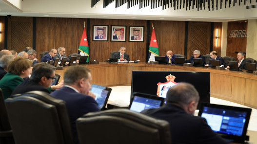 وقف العمل بقرار حصر استيراد البضائع الواردة بالحاويات إلى ميناء العقبة لمدة شهر