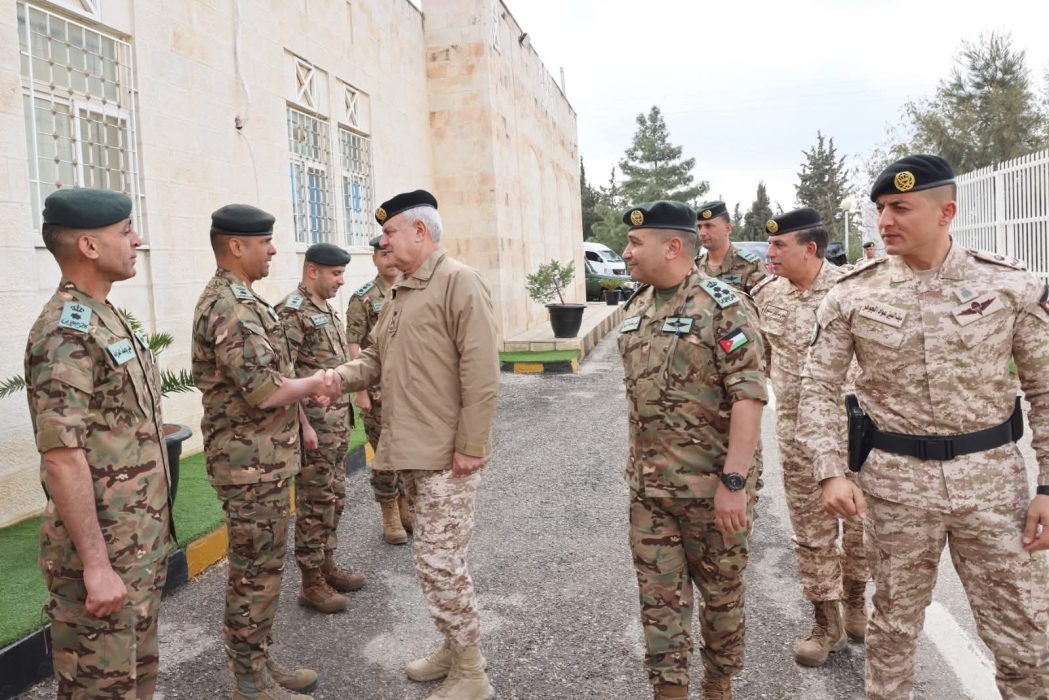 اللواء الركن  الحنيطي يؤكد: الجاهزية القتالية أولوية قصوى في ظل التحديات الإقليمية...صور