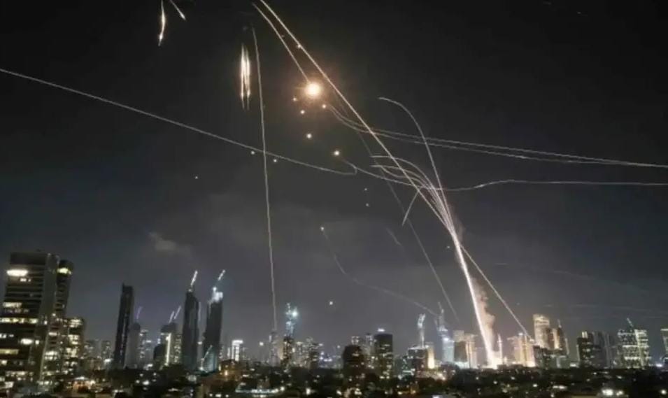 عاجل: الحرس الثوري الإيراني يعلن قصف ”وزارة الدفاع الإسرائيلية” بصواريخ ”فرط صوتية”