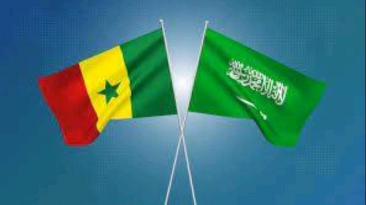 ولي العهد السعودي يبحث هاتفيا مع الرئيس السنغالي التصعيد العسكري في المنطقة