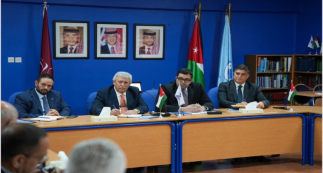 وزير النقل يؤكد الاستعداد الدائم لمواجهة أي طارئ قد يؤثر على حركة النقل البحري