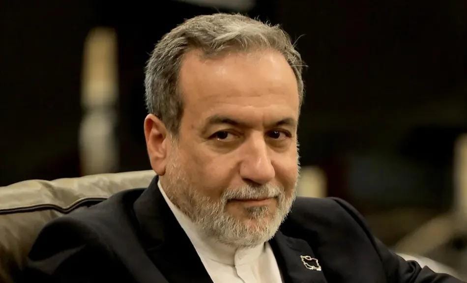 إيران تتوعد أمريكا بـ ”ندم شديد” بعد استهداف فرقاطة ”دينا”
