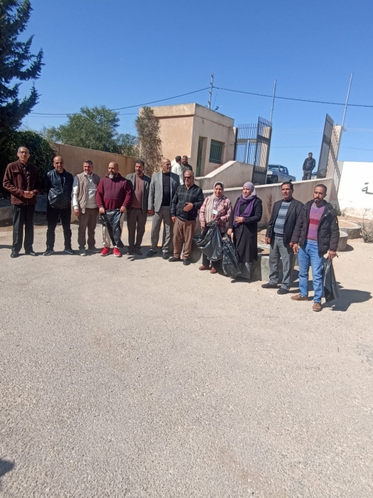 مركز شباب وشابات قضاء الموجب ينظم حملة نظافة وتوعية بيئية في مدرسة عمر بن الخطاب