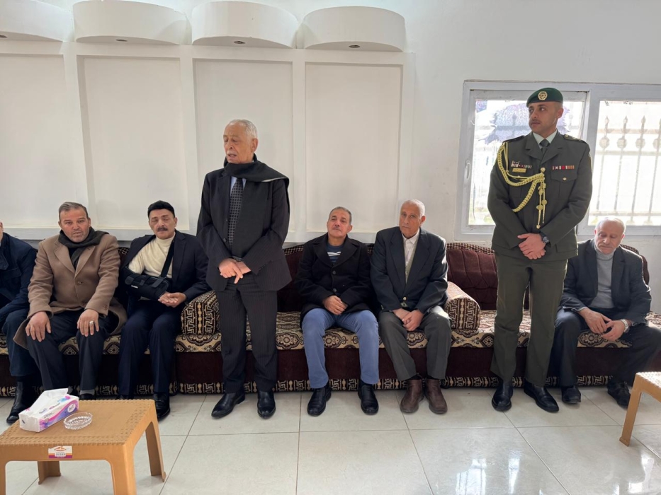 مندوبا عن الملك وولي العهد.. العيسوي يعزي عشيرتي الزيود والكساسبة