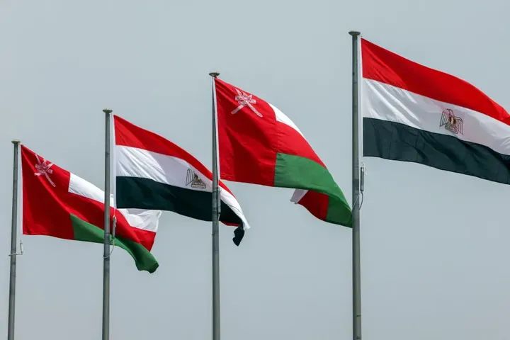 مصر وسلطنة عمان تحذران من تداعيات استمرار النهج التصعيدي بالمنطقة