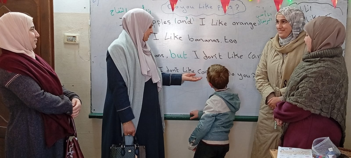 المصري تطلع على واقع العملية التعليمية في مدرستي أم عمارة وسراس