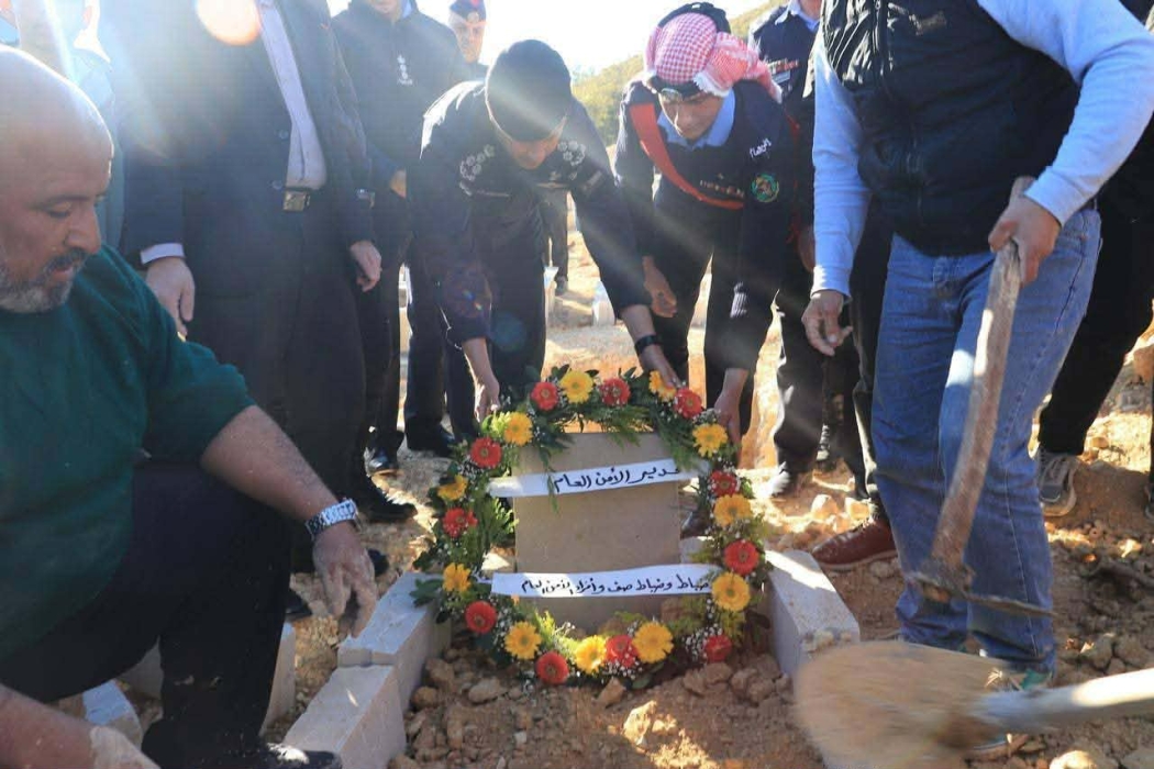 الأمن العام يُشارك بتشييع جثمان الوكيل ليث المومني