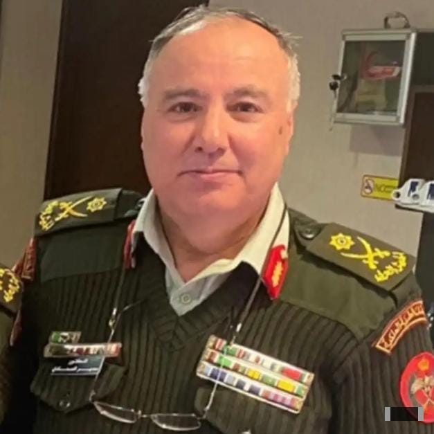 مريضة تشكر اللواء الدكتور سمير الصمادي بعد نجاح عملية جراحية دقيقة في الكبد