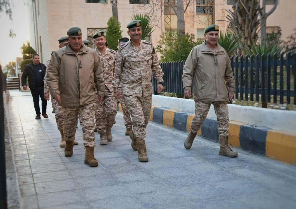 مدير عام الخدمات الطبية الملكية يشارك مرتبات مستشفى الحسين مأدبة الإفطار….صور