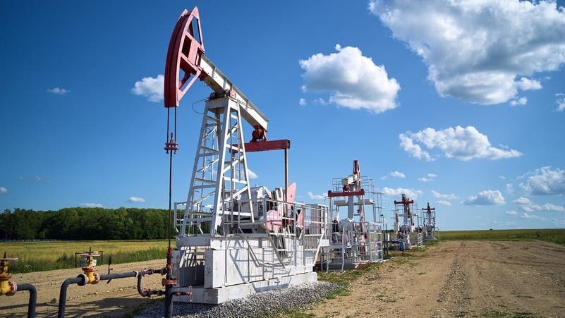 النفط يقترب من 120 دولارا للبرميل.. وترامب يعد بانخفاض سريع للأسعار