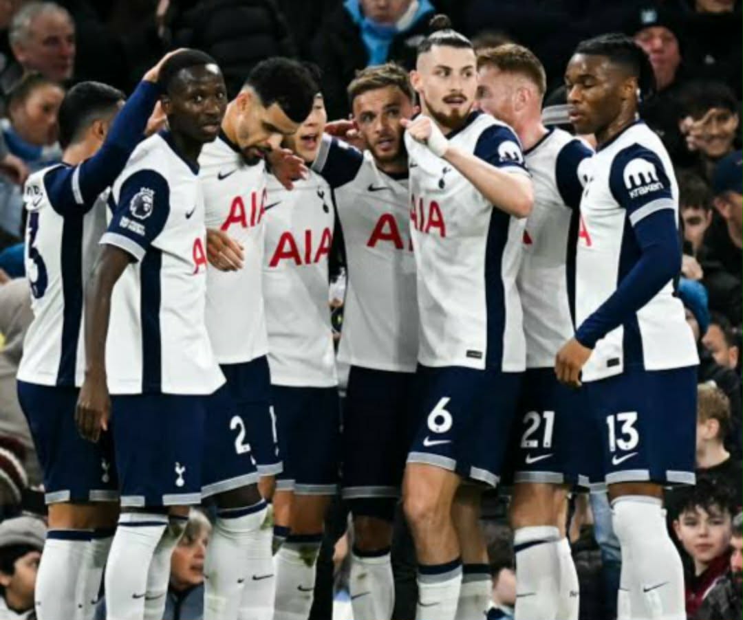 توتنهام يواجه خطر الهبوط… شيروود ينتقد أسلوب تودور القاسي