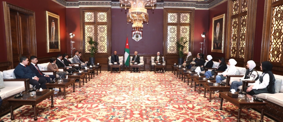 العيسوي يلتقي وفدا من مدرسة الملك عبدالله الثاني للتميز – فرع السلط...صور