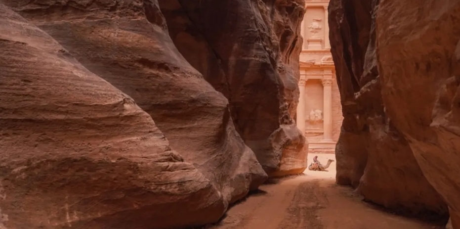 100  نسبة إلغاء الحجوزات السياحية في البترا لشهر آذار الحالي