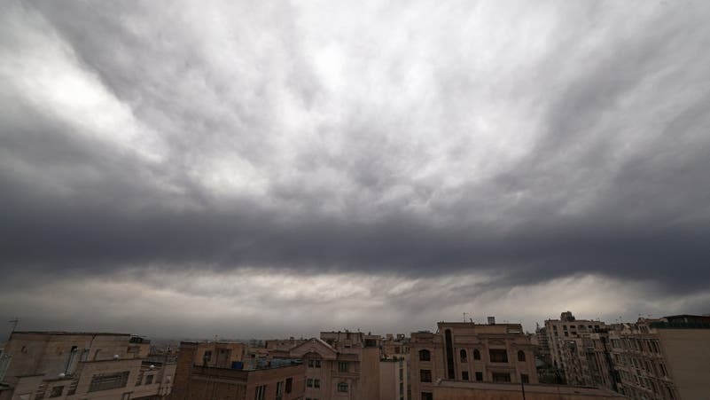 إعلام عبري: المختبرات النووية بطهران كانت ضمن أهداف غارات أمس