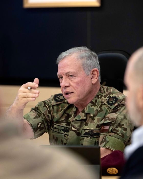 عاجل ...الملك يوجه بإعداد خطط لضمان إمدادات كافية من احتياجات الطاقة والمواد الأولية وضبط الأسواق