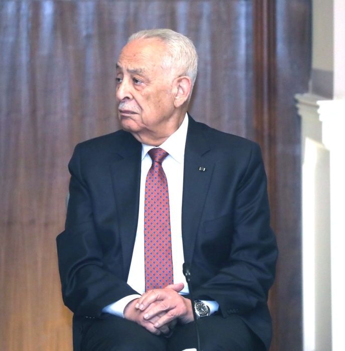 العيسوي ينقل تعازي الملك وولي العهد لأسرة الراحل المؤرخ الفلسطيني الدكتور وليد الخالدي