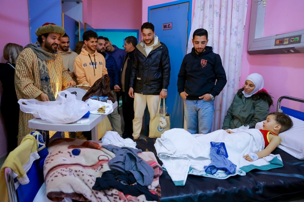 نجوم الرياضة الأردنية يشاركون رابطة اللاعبين في زيارة مرضى قسم الأطفال بمستشفى الأمير حمزة....صور