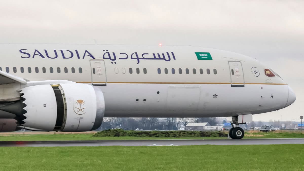 الخطوط السعودية تمدد تعليق الرحلات إلى دول الخليج وموسكو وبيشاور