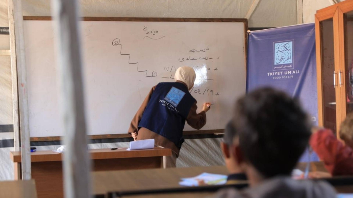 تكية أم علي  تستكمل تسليم 1000 خيمة في وحداتها الإيوائية الخمسة ضمن مناطق شرق وغرب مدينة غزة، وجباليا، ودير البلح وخانيونس