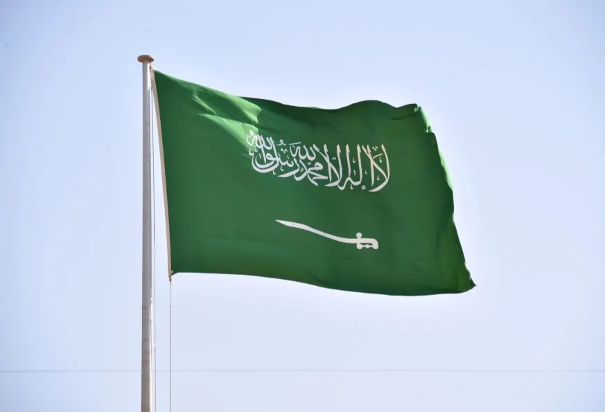 الدفاع السعودية: اعتراض وتدمير مسيّرة في الربع الخالي متجهة إلى حقل شيبة