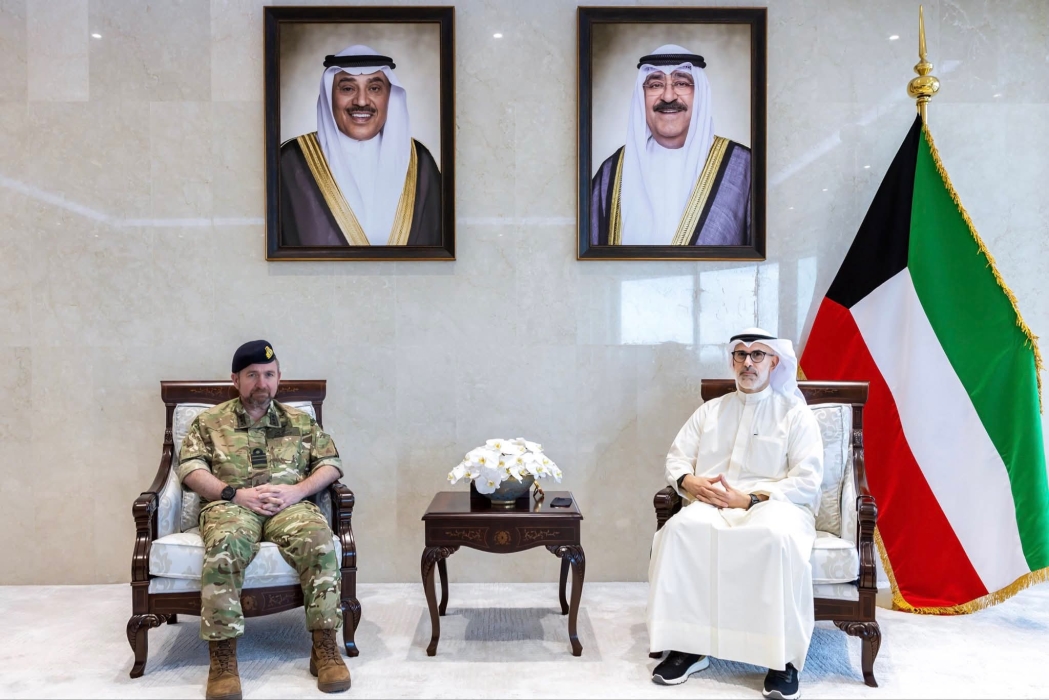 وزير الخارجية الكويتي يبحث مع مسؤول بريطاني العدوان الإيراني على المنطقة