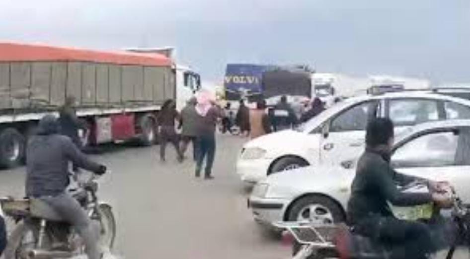 اعتداءات وتكسير تطال شاحنات أردنية قرب معبر نصيب الحدودي