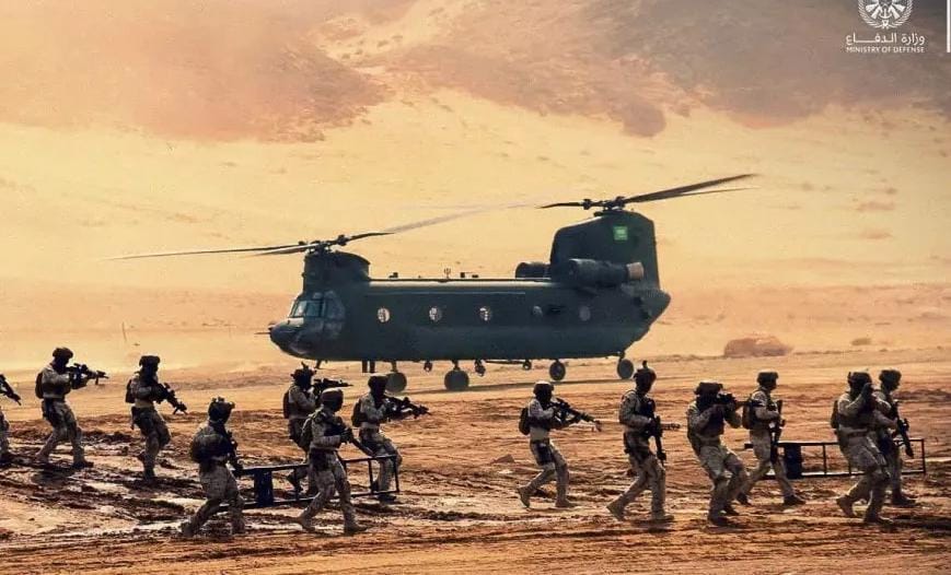 بعد إنذار الخرج.. الدفاع السعودية تعلن تدمير صاروخ باليستي وطائرة مسيرة