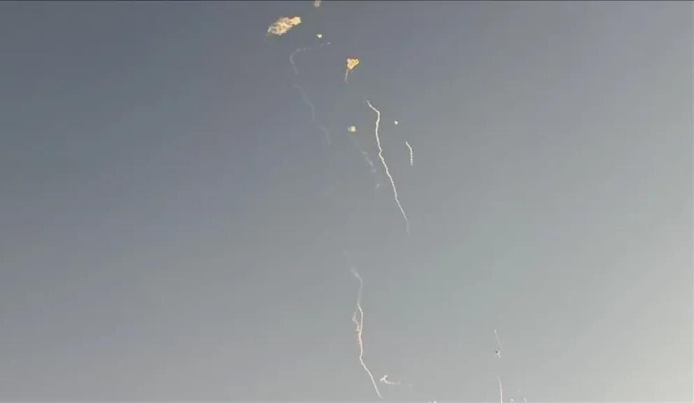 وزارة الدفاع القطرية تعلن التصدي لهجوم إيراني بأربعة صواريخ باليستية وطائرات مسيّرة