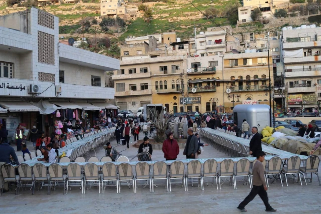 تكية السلط .. مبادرة تعكس أصالة السلط في الكرم والجود